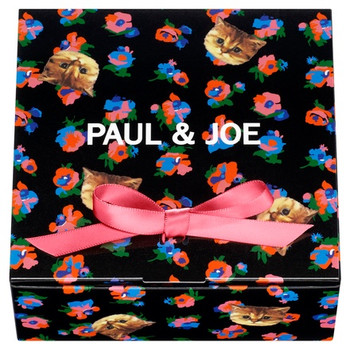 Paul and Joe Holiday 2022 Makeup 9