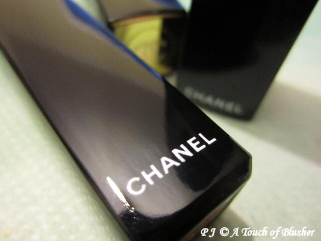 Holiday 2011 Makeup Review: Chanel Rouge Allure in 197 Enivrée, Rouge  Allure Laque in 707 Empire & Rouge Allure Extrait de Gloss in 517 Triomphal